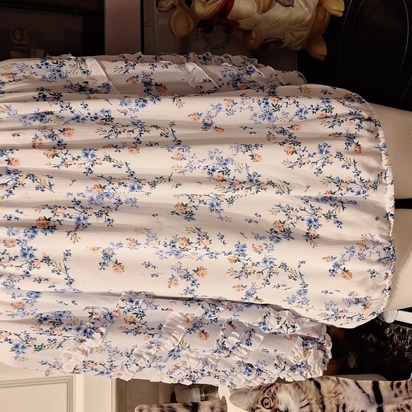 l Vince Camuto floral pretty sleeve lining regular size top XL - Picture 4 of 5